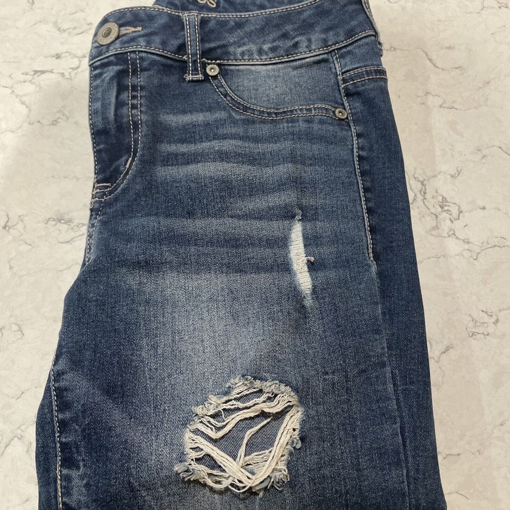 Womens sz Ml Distressed, Skinny Blue Jeans Women’s Medium Wash 27” Stretchy